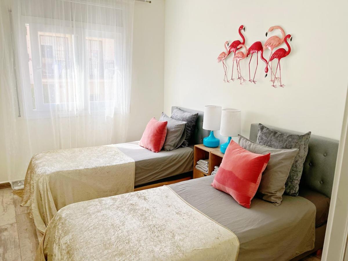 Cheerful Townhouse Center Sitges 5 Bedrooms Pool And Terrace المظهر الخارجي الصورة