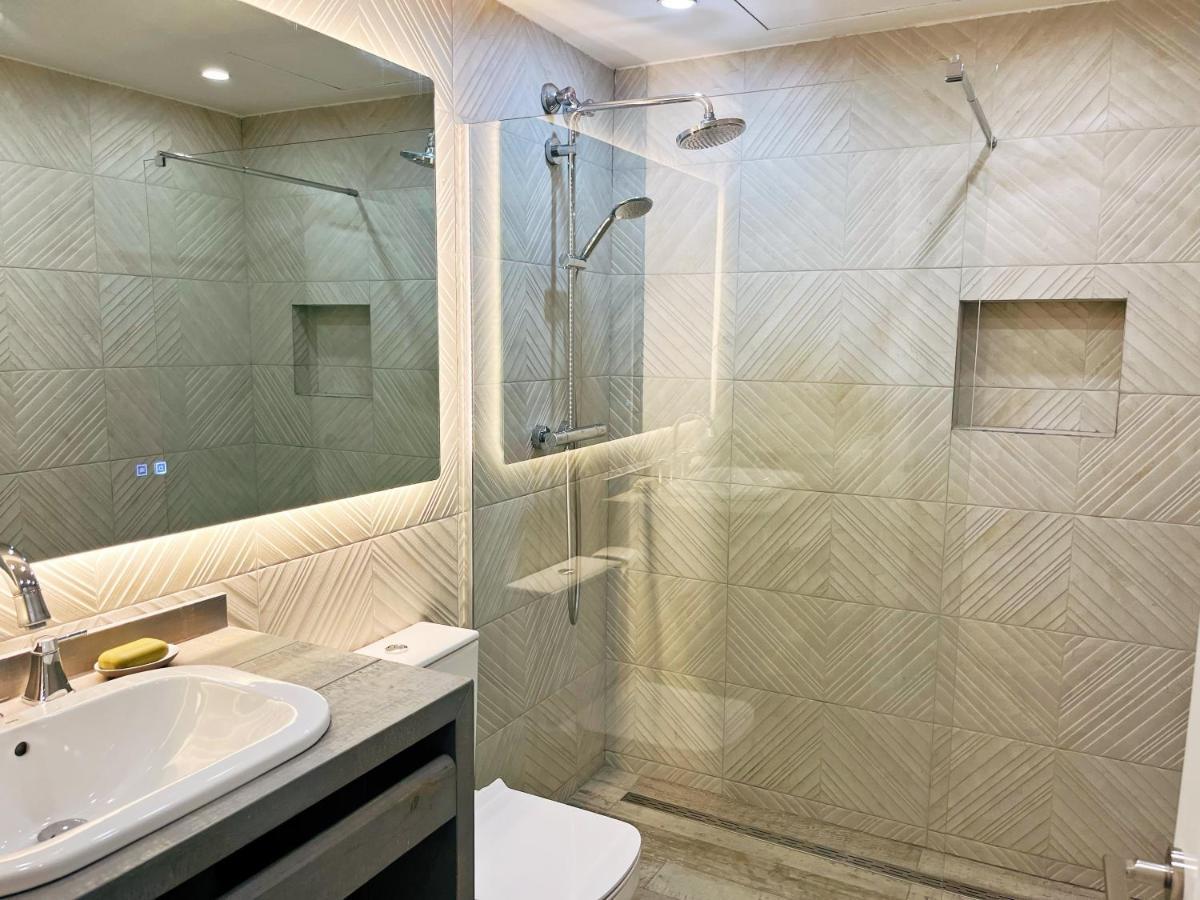 Cheerful Townhouse Center Sitges 5 Bedrooms Pool And Terrace المظهر الخارجي الصورة